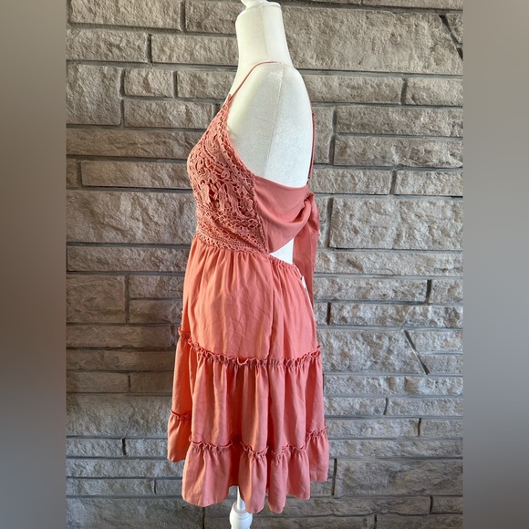 Pink tie back crochet ruffle dress - Picture 2 of 5
